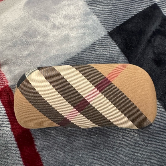 Burberry Plaid Sunglasses Case - Picture 7 of 8